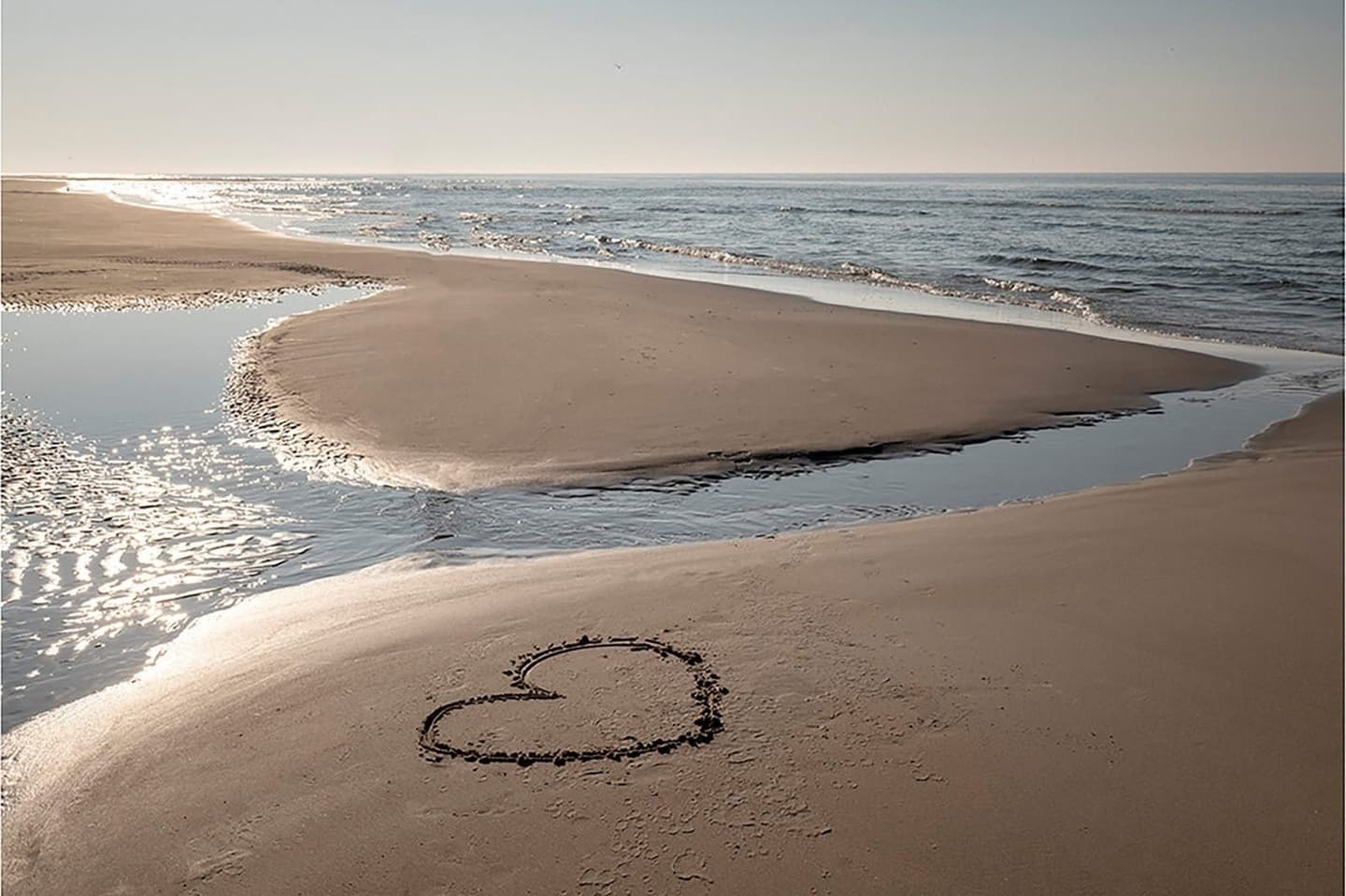 Strand Terschelling bij mooi weer, vakantie vakantiehuis Apenstaartje